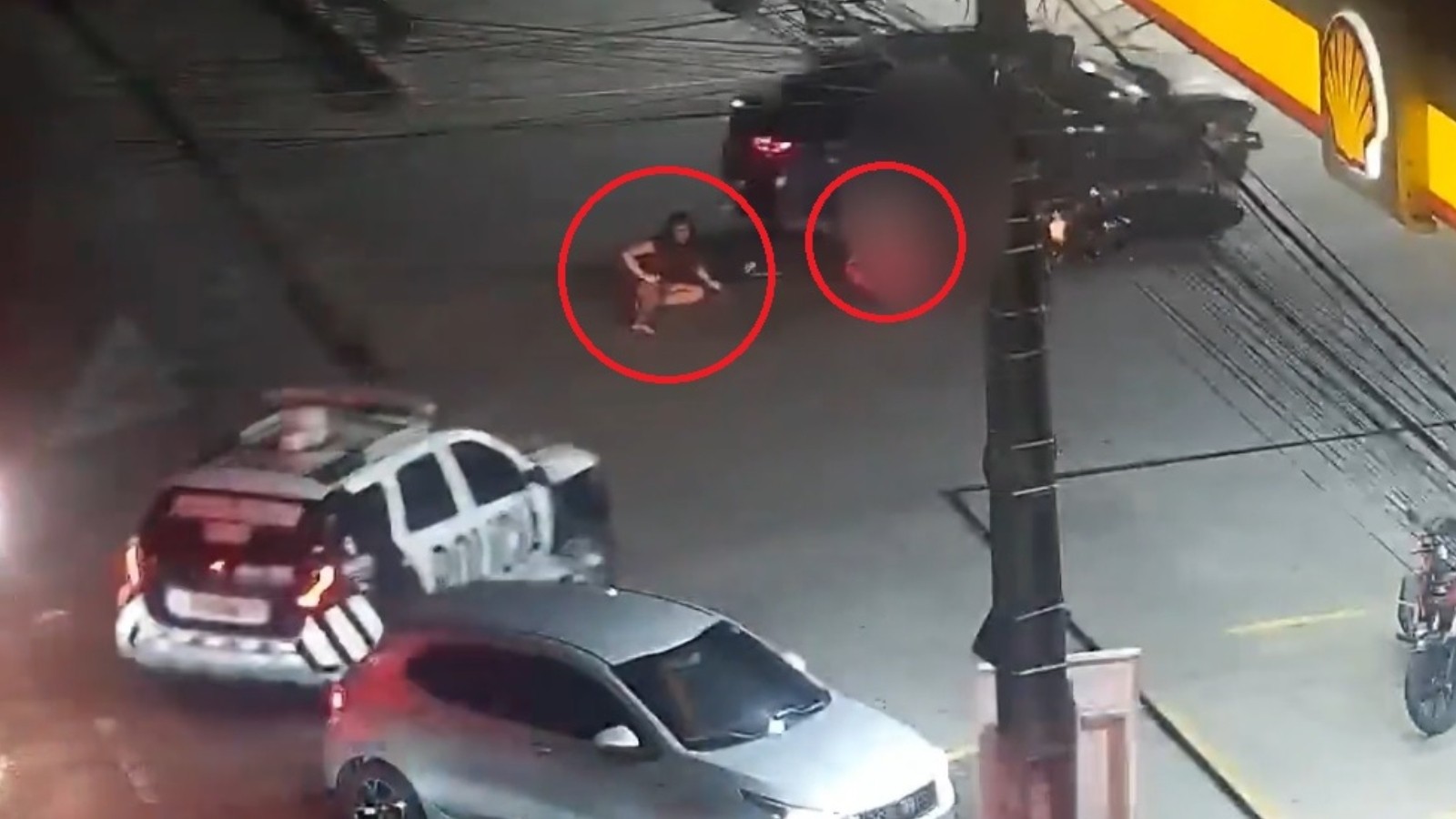 Câmeras flagram fuga: irmãs de 11 e 14 anos pulam de carro em movimento; padrasto é preso após perseguição em Fortaleza, diz polícia