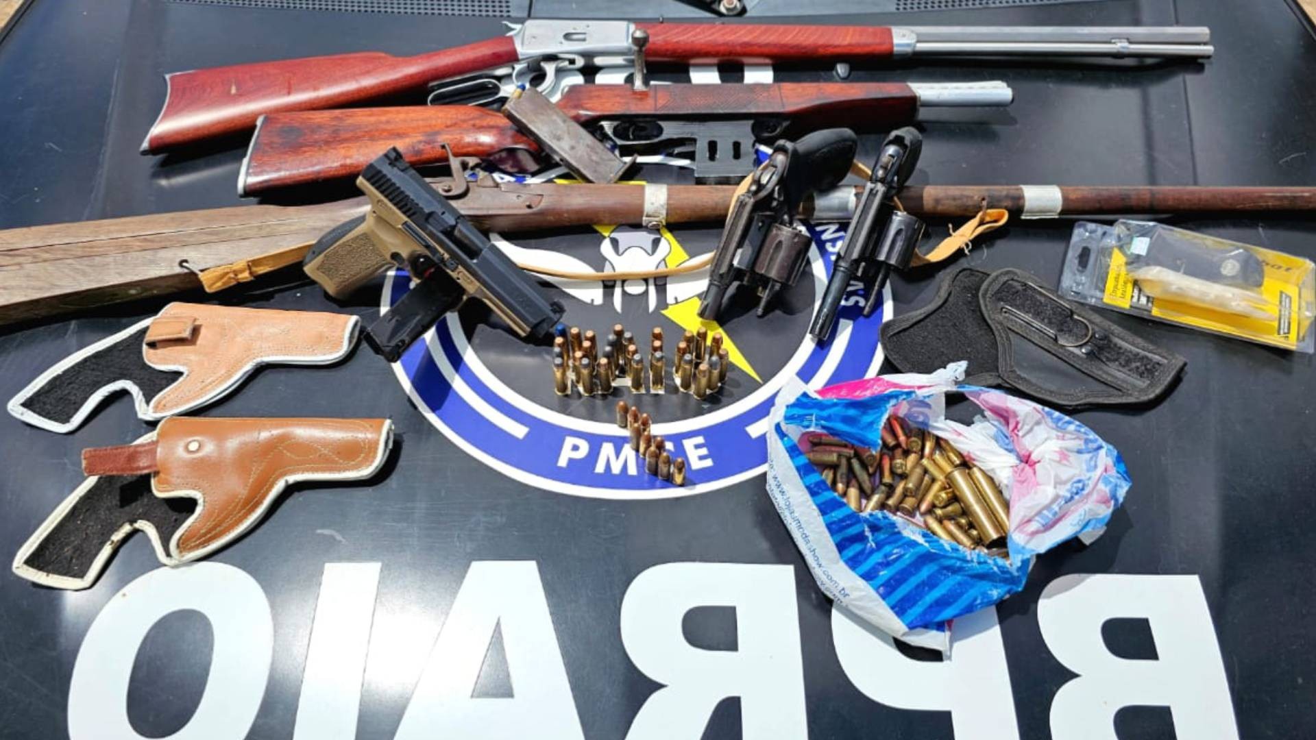 Idoso de 88 anos é preso com arsenal de seis armas após denúncia de ameaça por dívida no Ceará