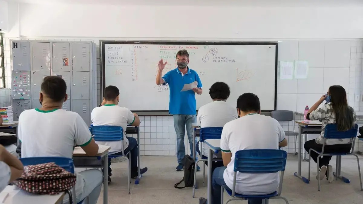 Ceará libera R$ 210,9 milhões da 5ª parcela do Fundef; 22,1 mil professores recebem hoje
