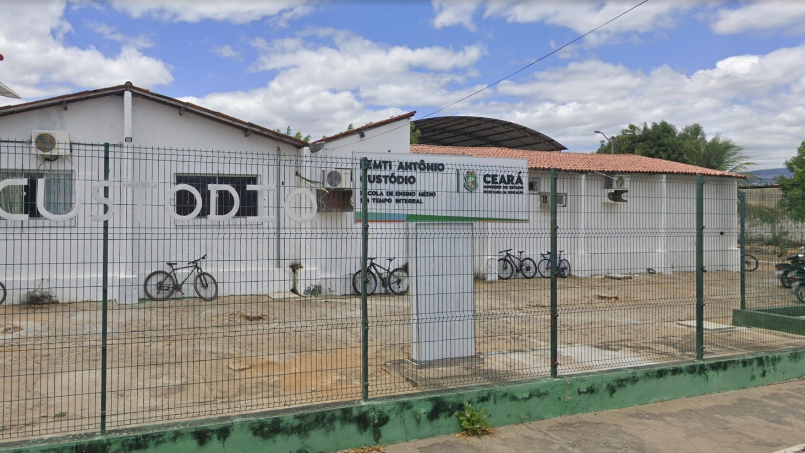 Após discussão, aluna de 15 anos fere colega a faca em escola no Ceará; caso é investigado