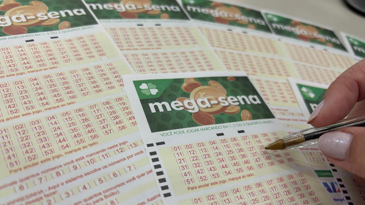Bolão de Fortaleza acerta 5 dezenas e rende R$ 221 mil; Mega-Sena acumula em R$ 70 milhões