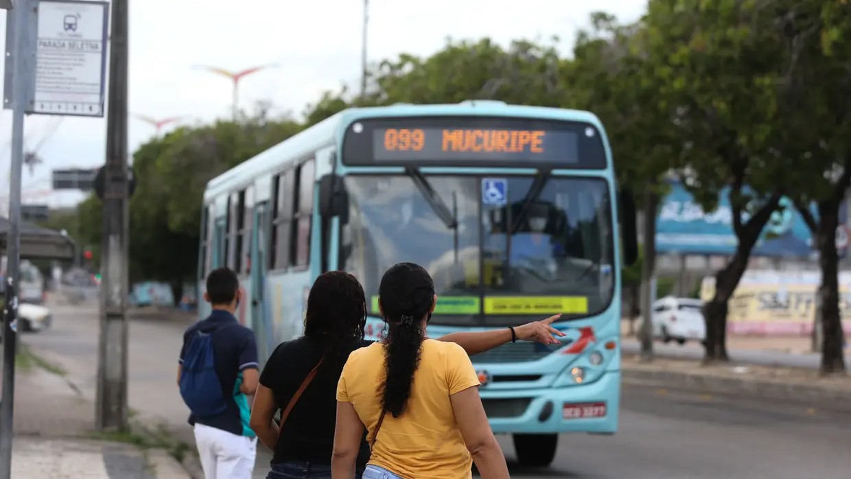 Fortaleza libera pedidos de novos pontos de ônibus e manutenção; análise técnica sai em até 24 horas