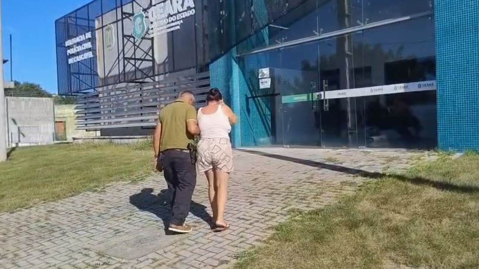 Ceara: mulher barra colega trans no banheiro feminino e é presa por injuria homofobica e racismo