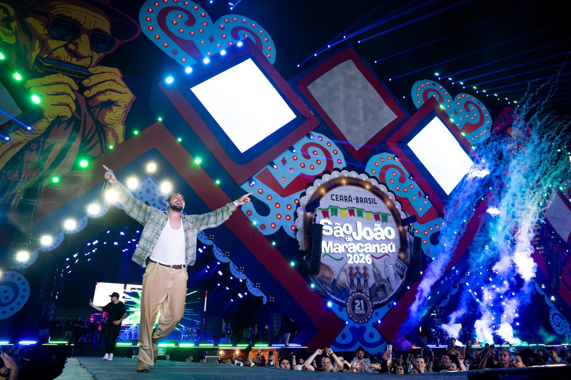Após polêmica com álcool, Nattan volta ao São João de Maracanaú, recebe elogios e faz show sem cachê