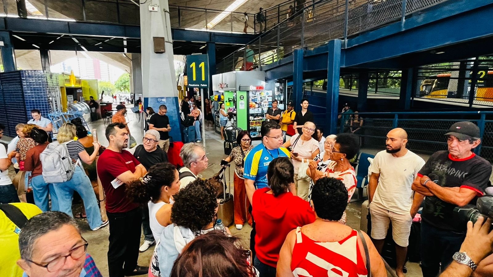 Paralisação de rodoviários afeta viagens em Fortaleza e pega passageiros de surpresa; impasse salarial persiste