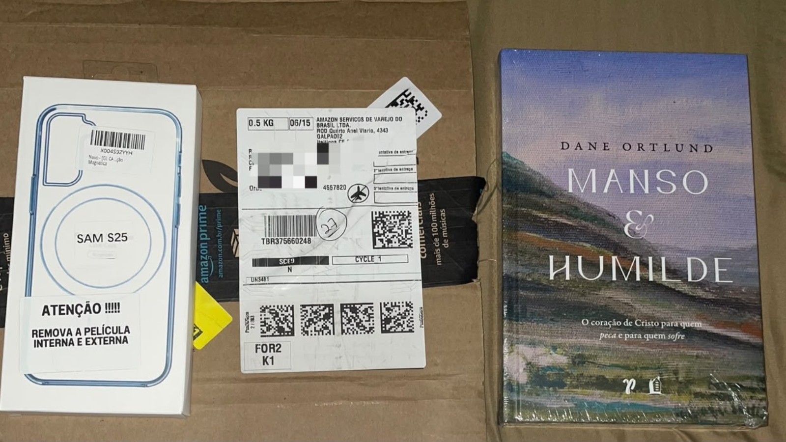 Estudante paga R$ 3,5 mil por celular e recebe livro e capinha em Fortaleza; Amazon investiga