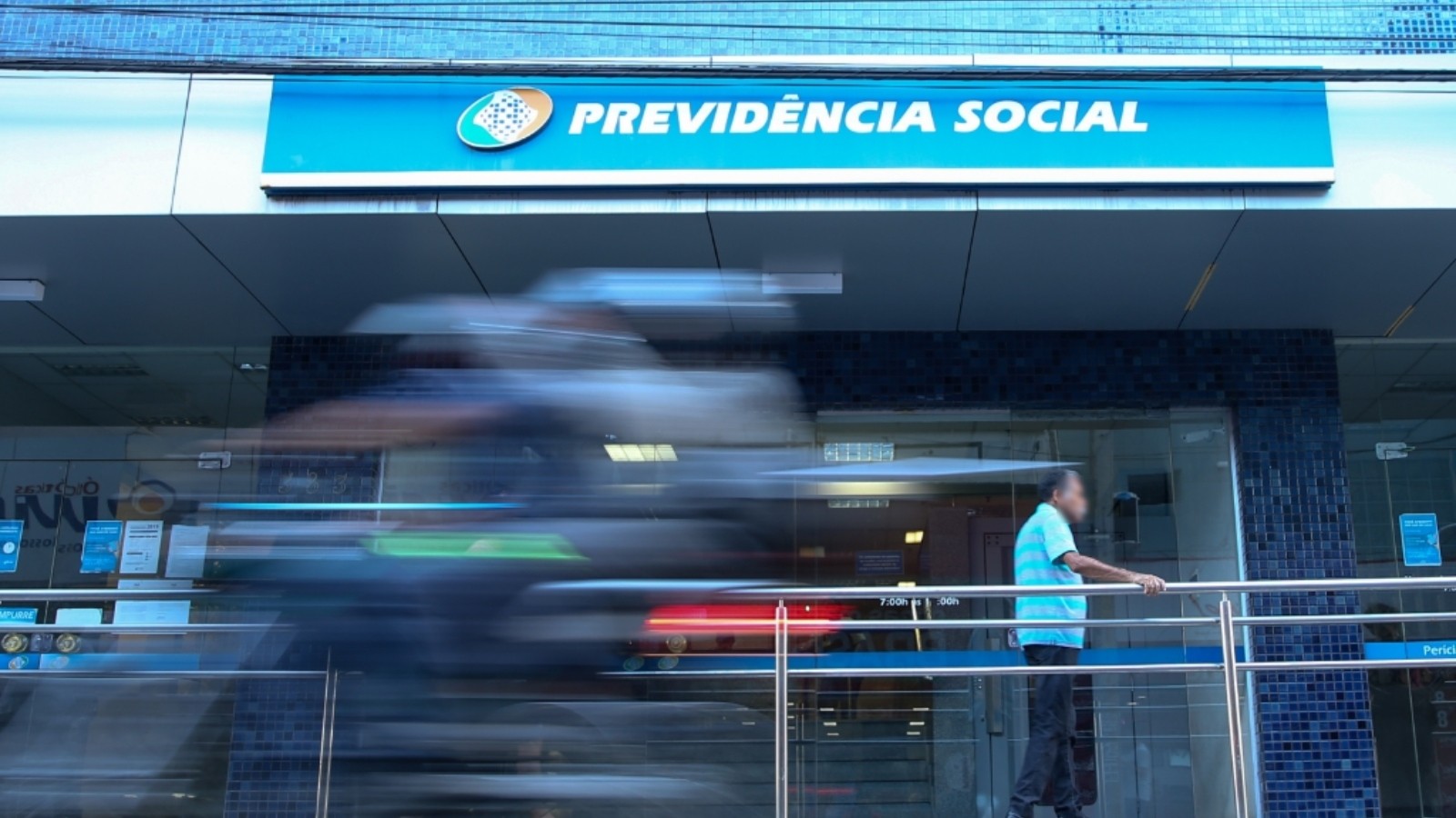 Viagens de até 437 km para perícia do INSS viram rotina em cidade do CE; deslocamentos crescem 192%