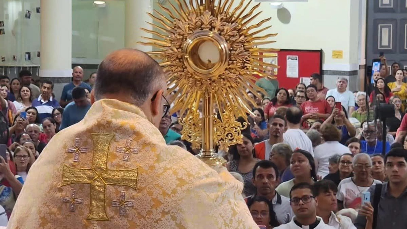 Corpus Christi 2026 em Fortaleza: confira horários de missas, adoração e procissões nesta quinta (4)