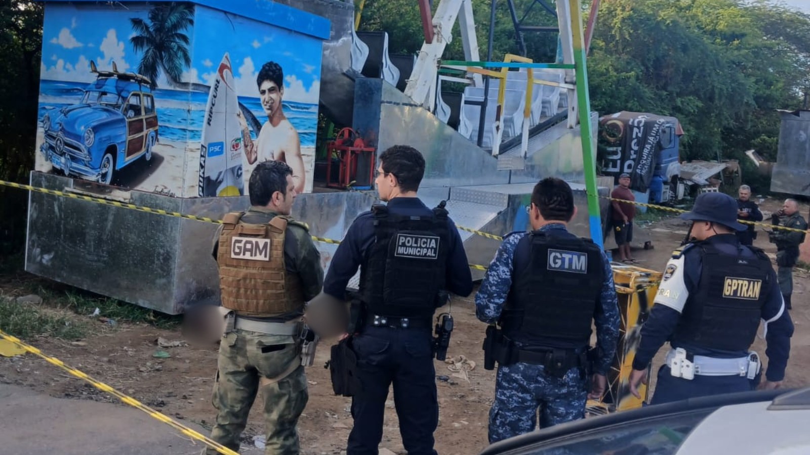 Morte em parque de diversão no CE: homem com tornozeleira é achado com marcas de facadas e pedradas; colegas são presos durante fuga