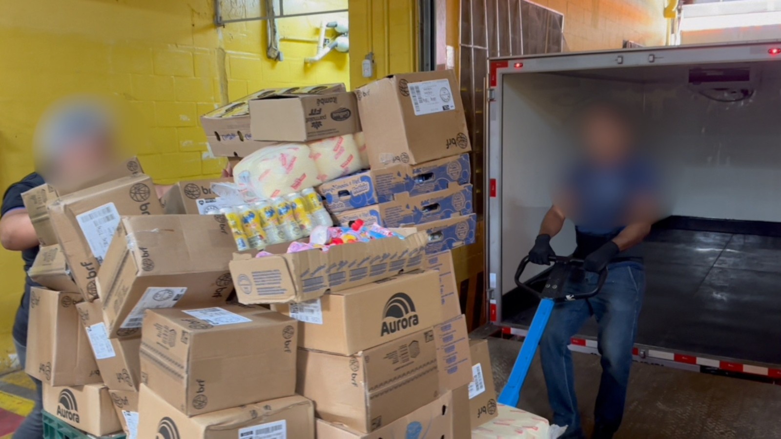 Supermercado de Fortaleza continha duas toneladas de alimentos vencidos e impróprios para consumo