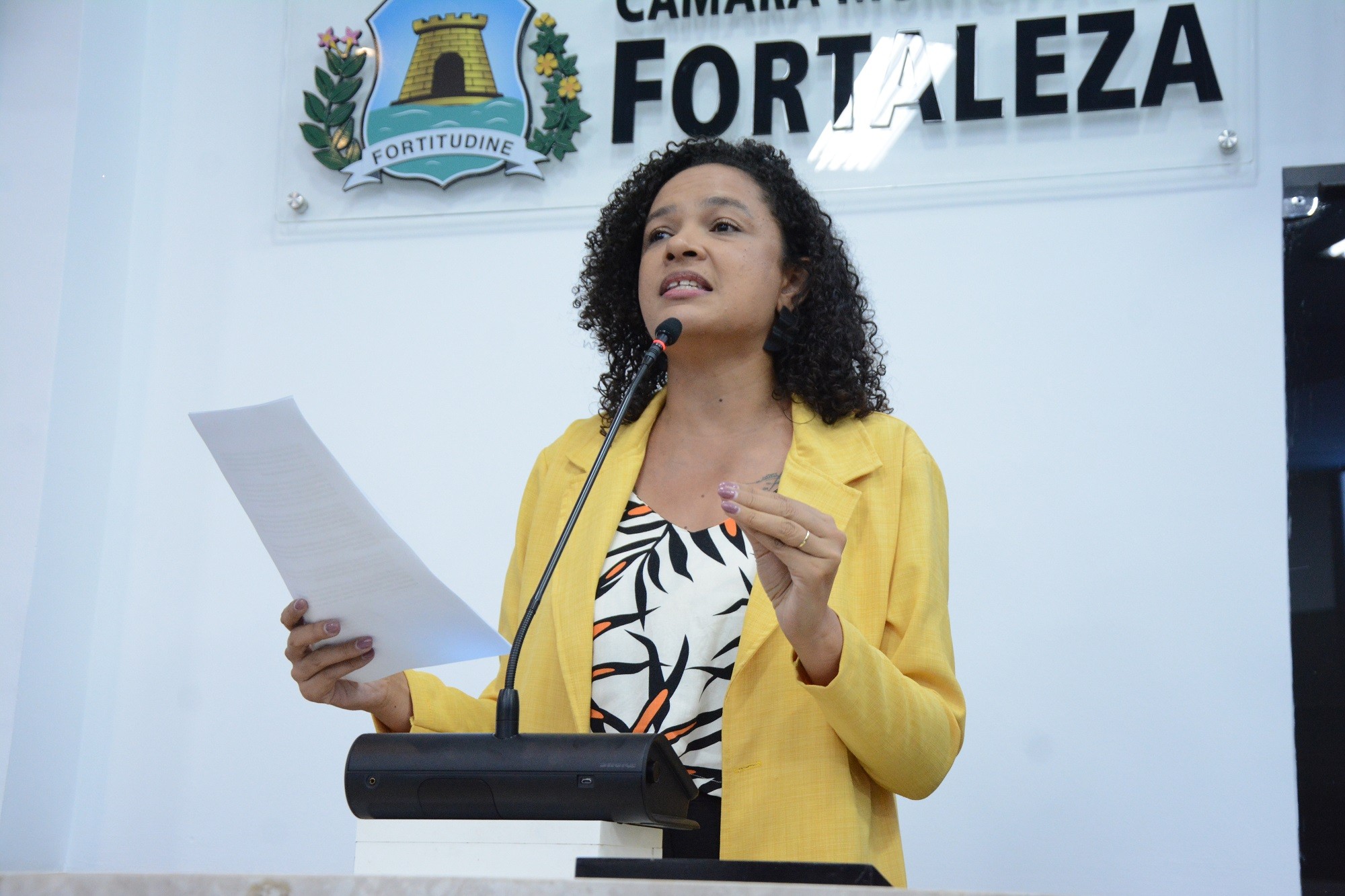 Novas ameaças com detalhes de arma e endereços: vereadora de Fortaleza reage; governador exige rigor
