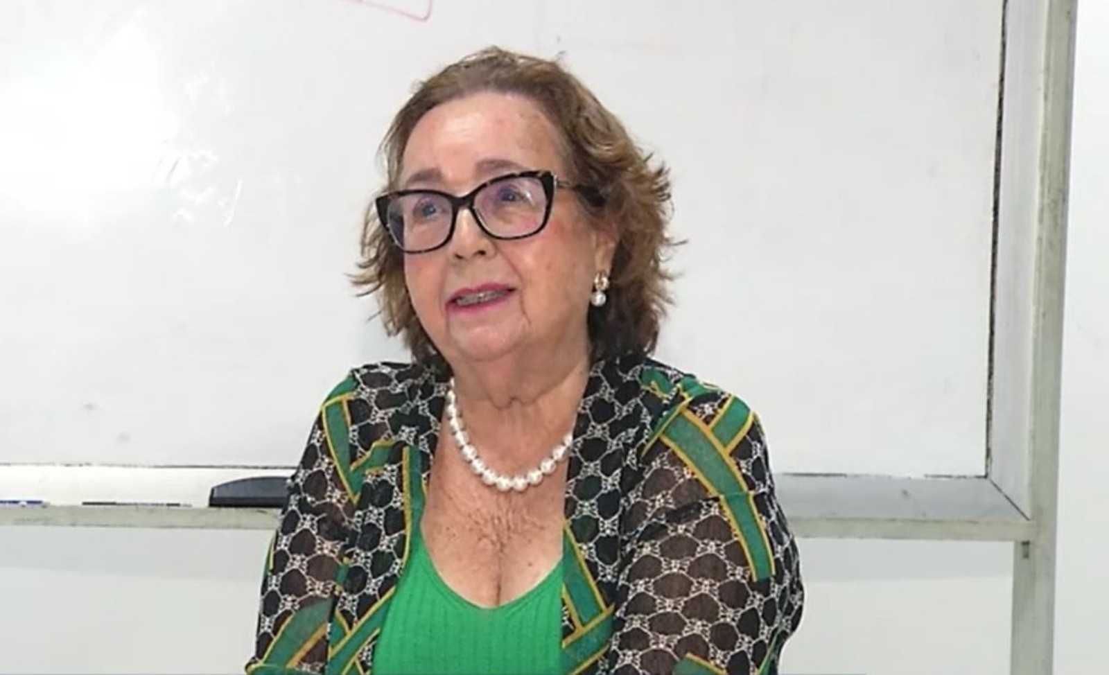 Aos 77, aposentada conclui 2ª faculdade com ajuda da mãe de 98 e planeja seguir estudando