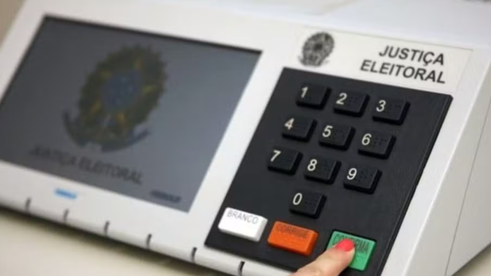 Duas vagas em disputa no Ceará: Quaest põe Cid Gomes à frente e Capitão Wagner em segundo na corrida ao Senado