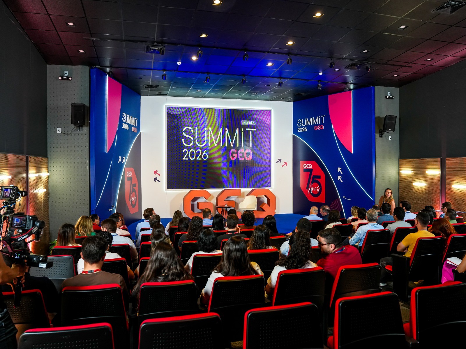 Summit GEQ 2026 abre inscrições para maratona online sobre IA, geopolítica e futuro do trabalho