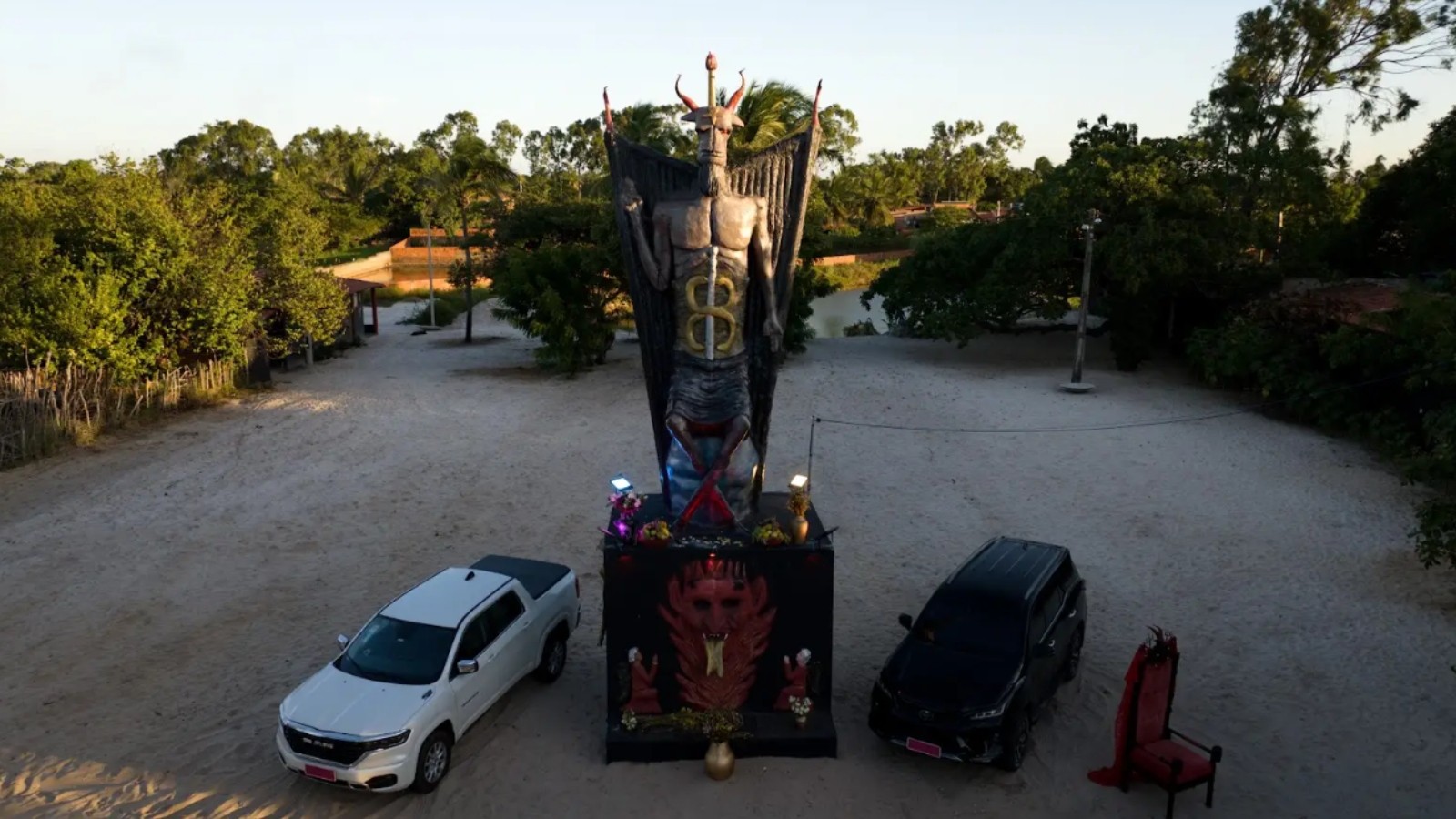 Embate por estátua de 11 metros em templo de quimbanda no Ceará leva caso ao MP e à Polícia