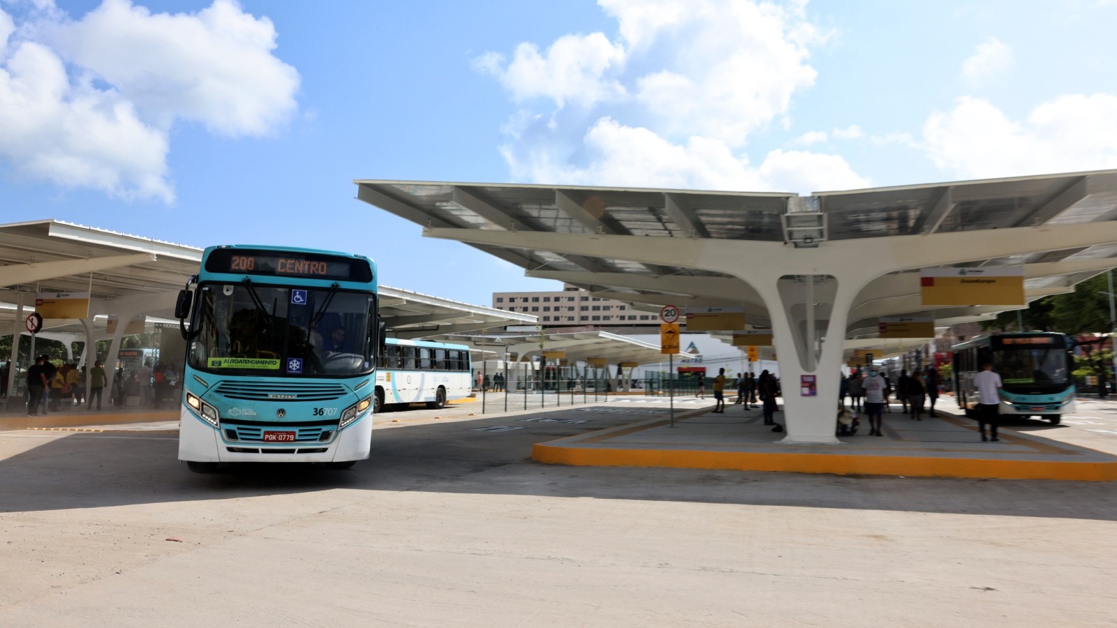 A partir de segunda (31), seis linhas de ônibus passam a atender o Terminal Santuário da Fé no Centro de Fortaleza; saiba o que muda