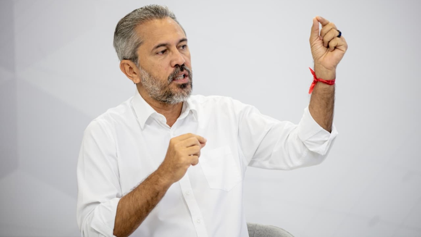 Reconhecimento facial e Anel Viário até 2026: Elmano detalha propostas para novo mandato no Ceará