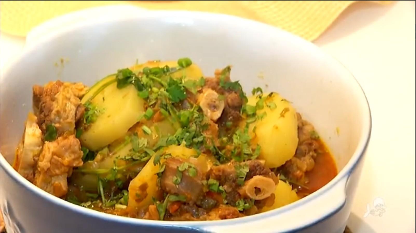 O segredo da rabada macia: chef revela receita para surpreender no Dia dos Pais