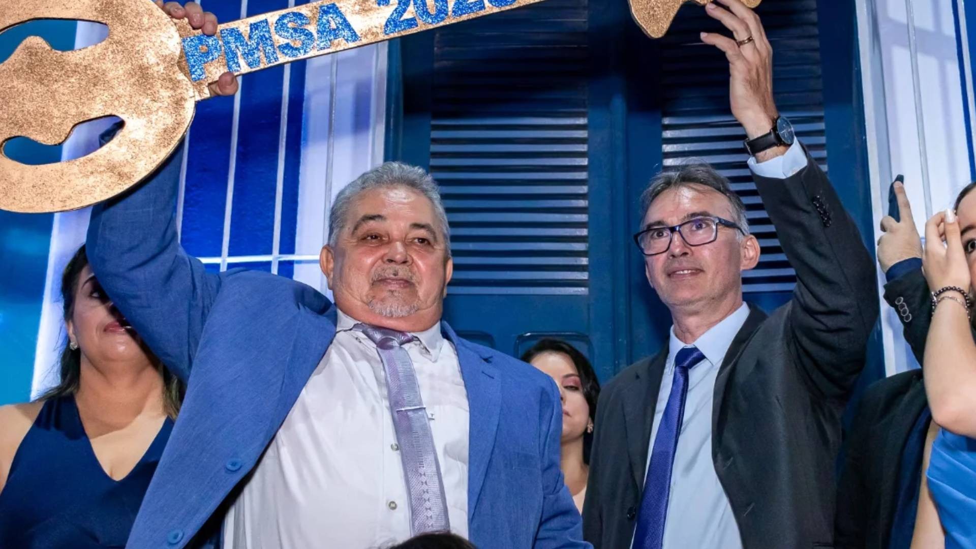 117 contratações em período proibido e 725 demissões: Justiça cassa prefeito e vice de Santana do Acaraú
