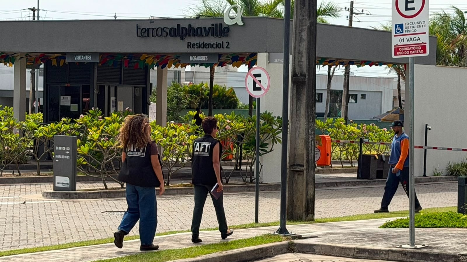 Após 55 anos sem salário, doméstica resgatada deixa casa da família; MPT confirma e processo corre sob sigilo