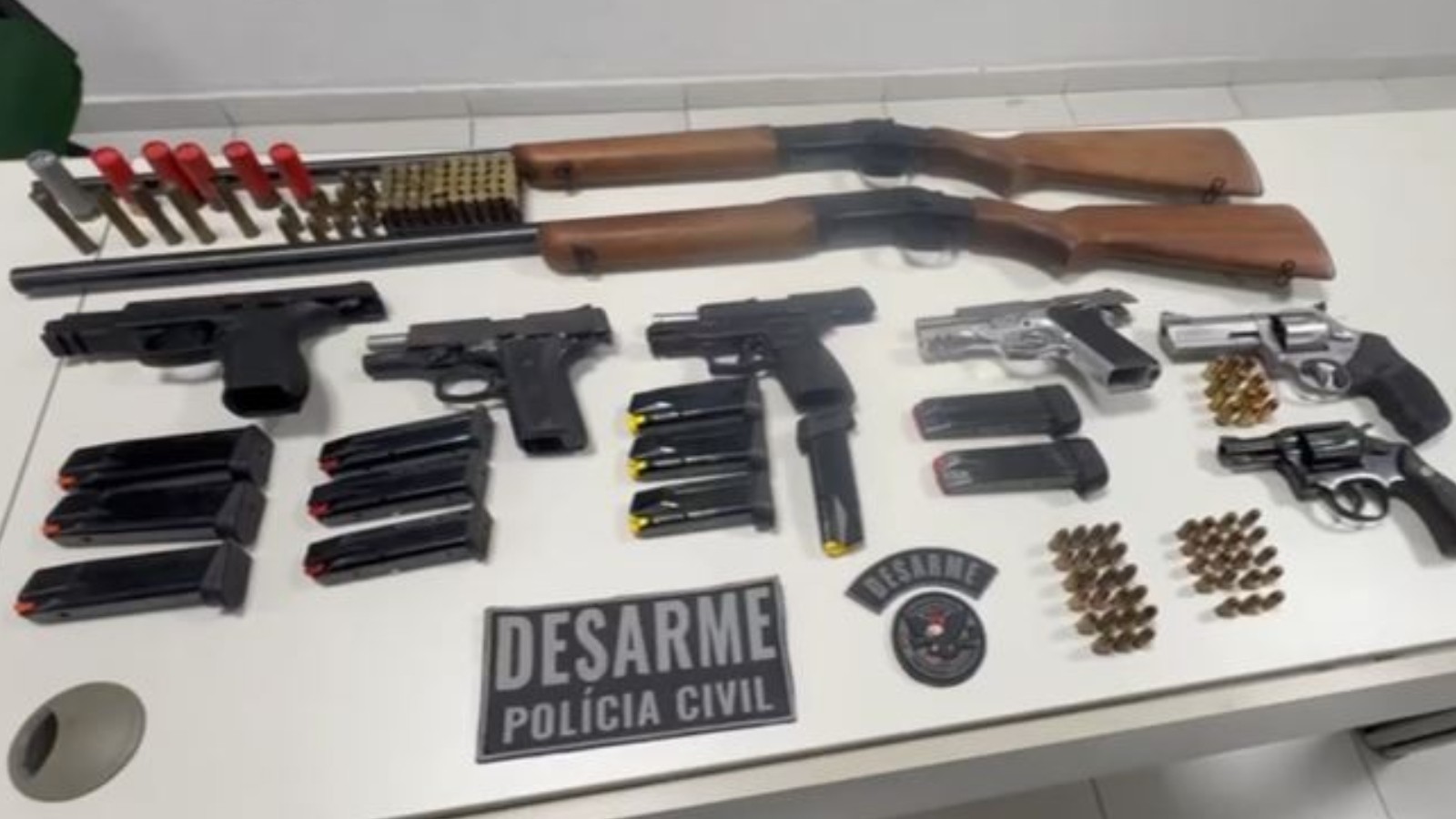Controle Bélico II: polícia mira CACs com registros cancelados e apreende 8 armas na Grande Fortaleza