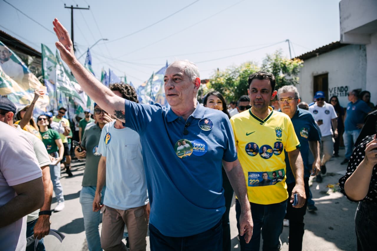 Ciro promete delegado em todas as cidades do Ceará, diz que vai ‘libertar a polícia’ e rejeita câmeras corporais