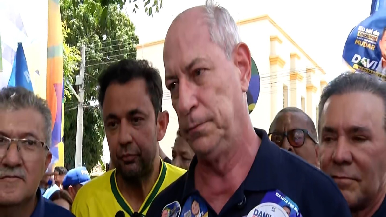 Ciro Gomes promete editais culturais a cada 6 meses e birô de apoio a artistas no Ceará