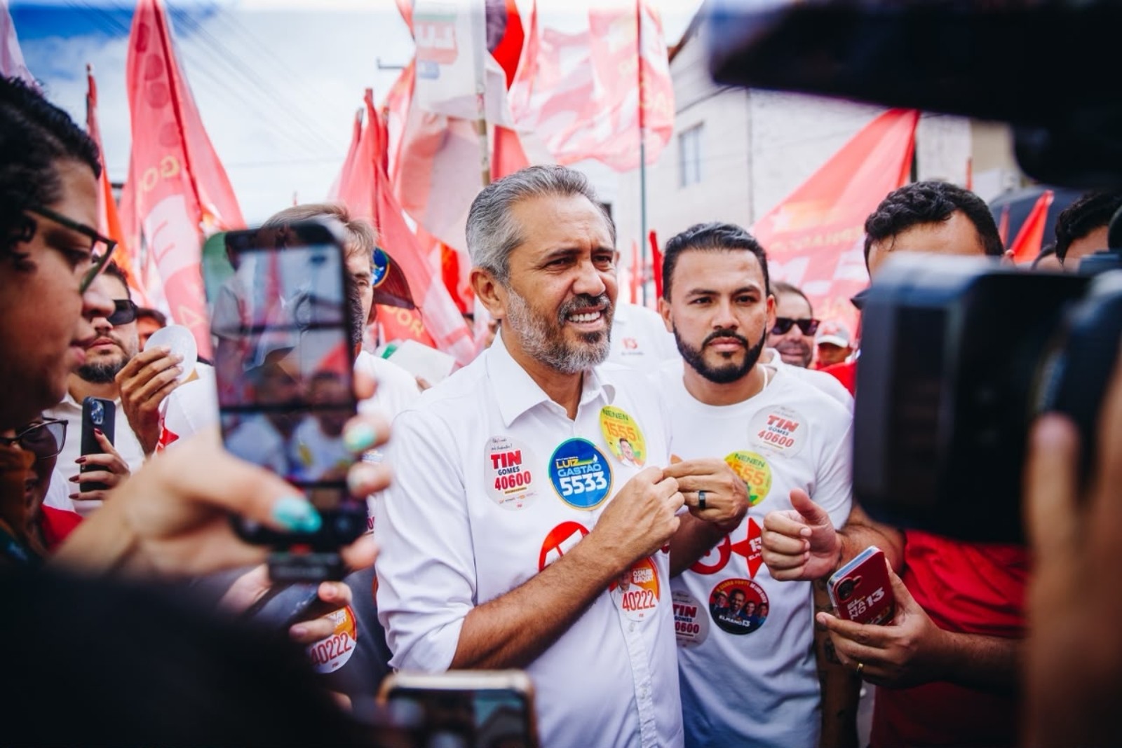 Elmano promete mais 70 mil moradias no Ceará caso seja reeleito