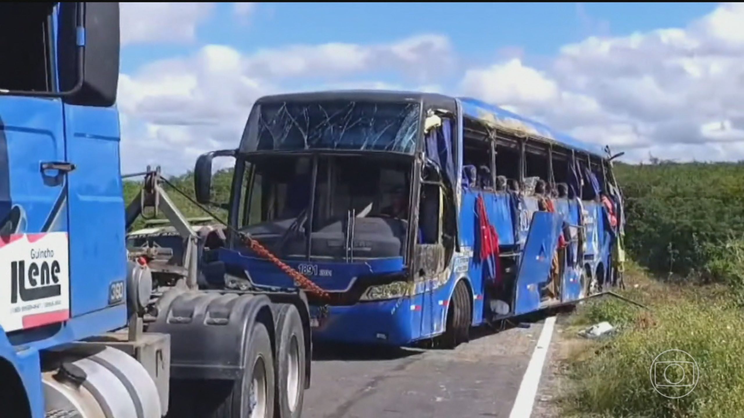 Motorista é indiciado após tragédia com ônibus que matou sete do time de basquete no Ceará; investigação cita manobras anormais