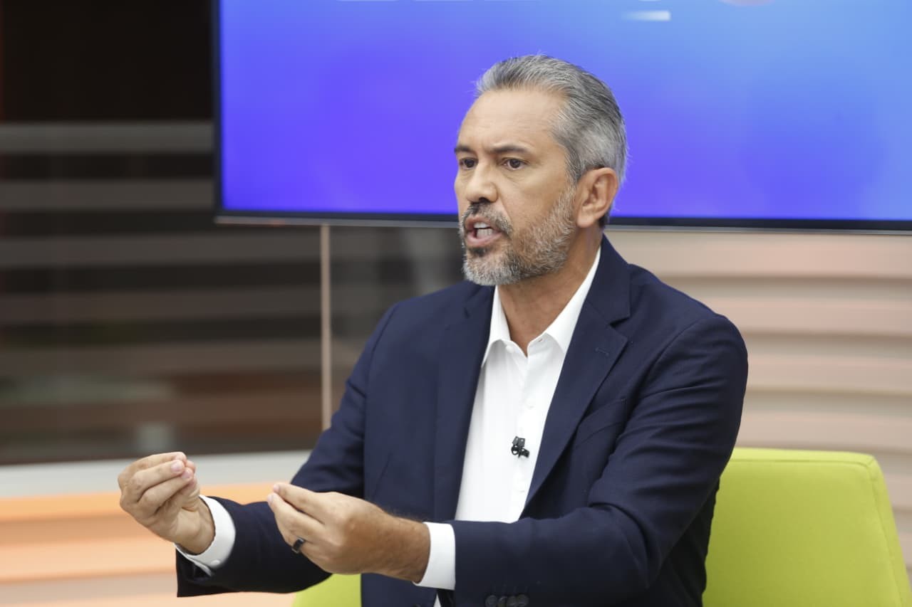 Elmano pretende investir em tecnologia para criar empregos no Ceará e promete ampliar a Rede Maria da Penha