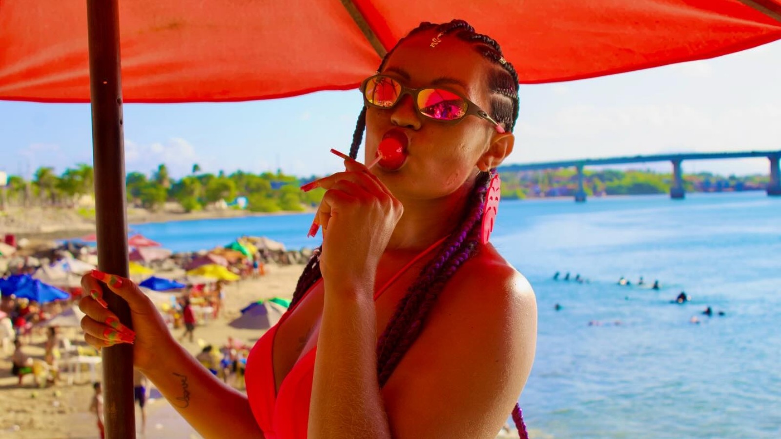 Morre aos 38 anos Nick Sol, cantora que marcou o Carnaval de Fortaleza