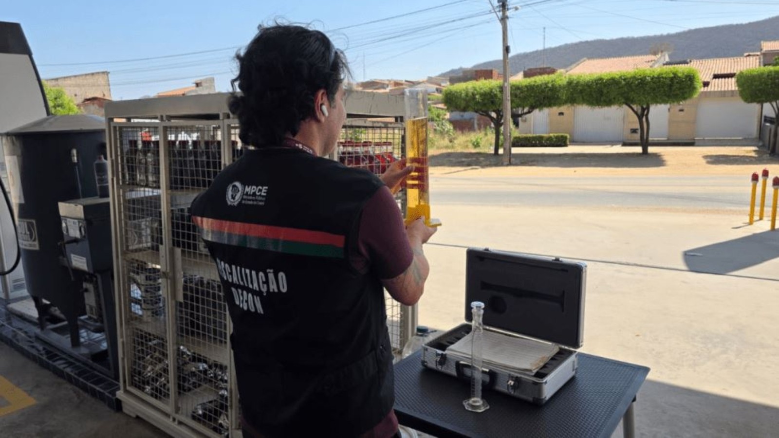 Operação do Decon em Quixeramobim fecha um posto, interdita dois e autua outros sete
